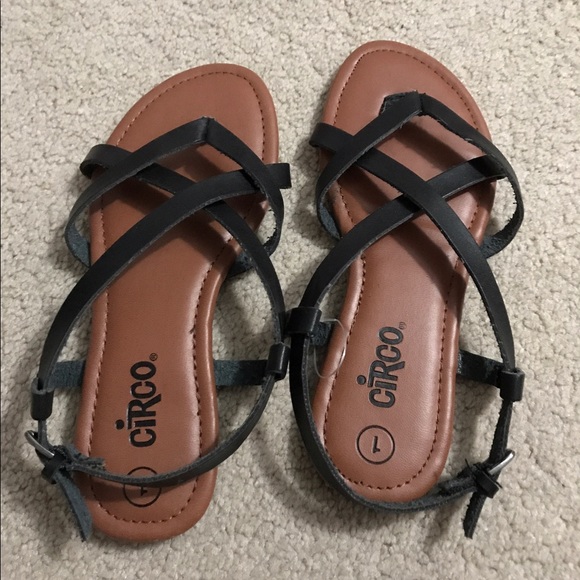 NWT girls black strappy sandals - Picture 2 of 4