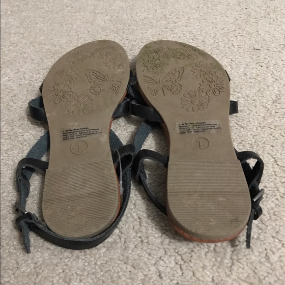 NWT girls black strappy sandals - Picture 3 of 4