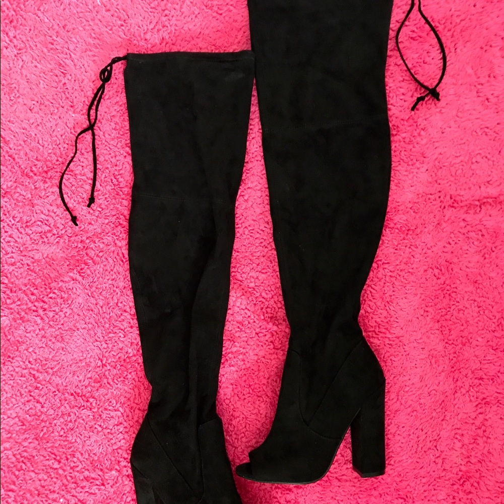 Steve Madden heals. Only worn once.