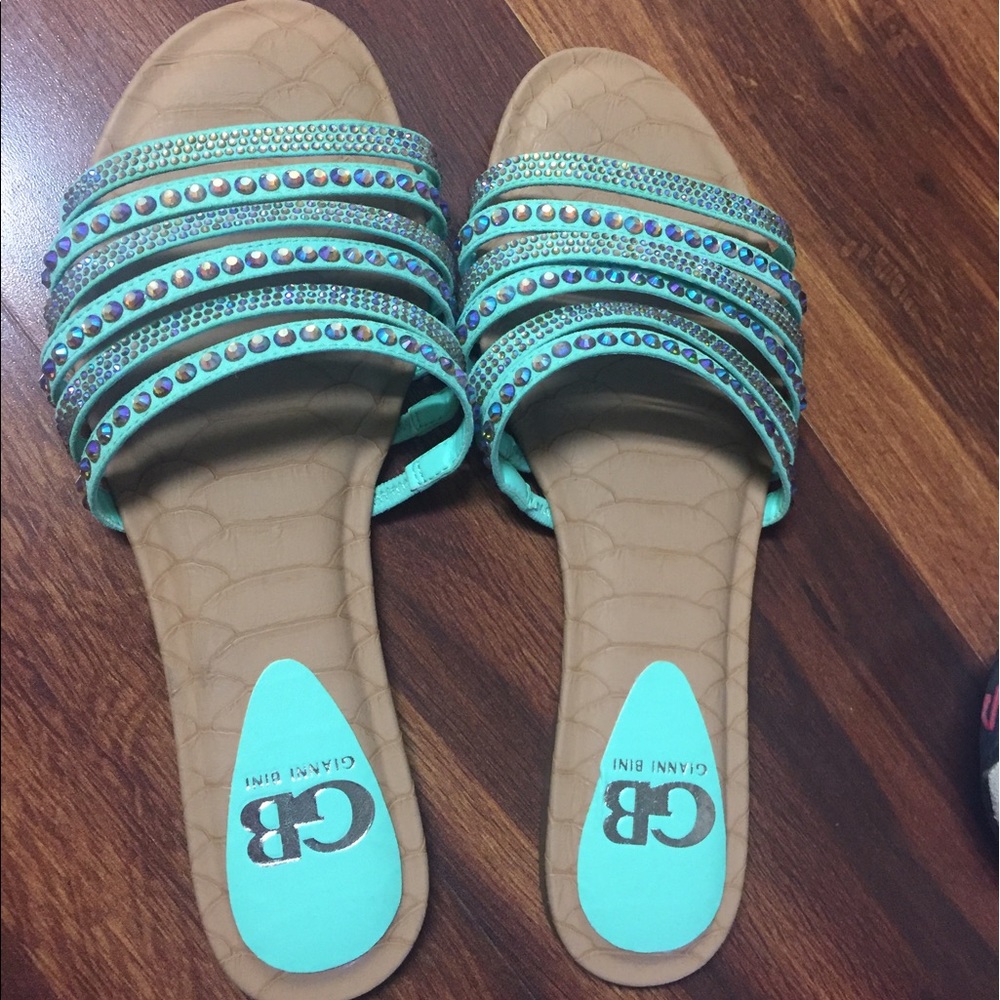GB flat sandals