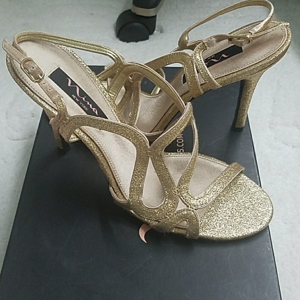 Gold&Glitter Geometric Strappy Nina Pumps