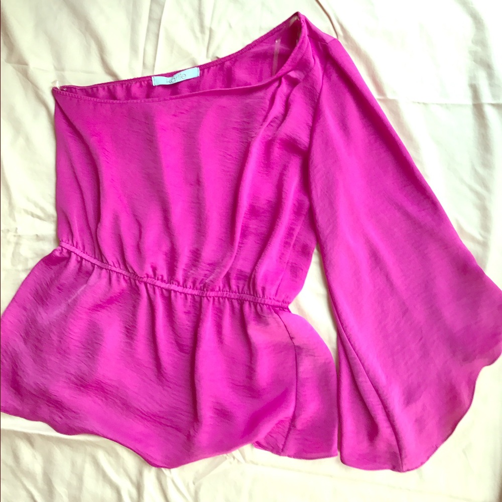 Karlie One-Sleeve Blouse