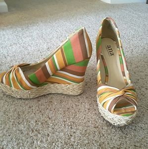 Ana Wedges