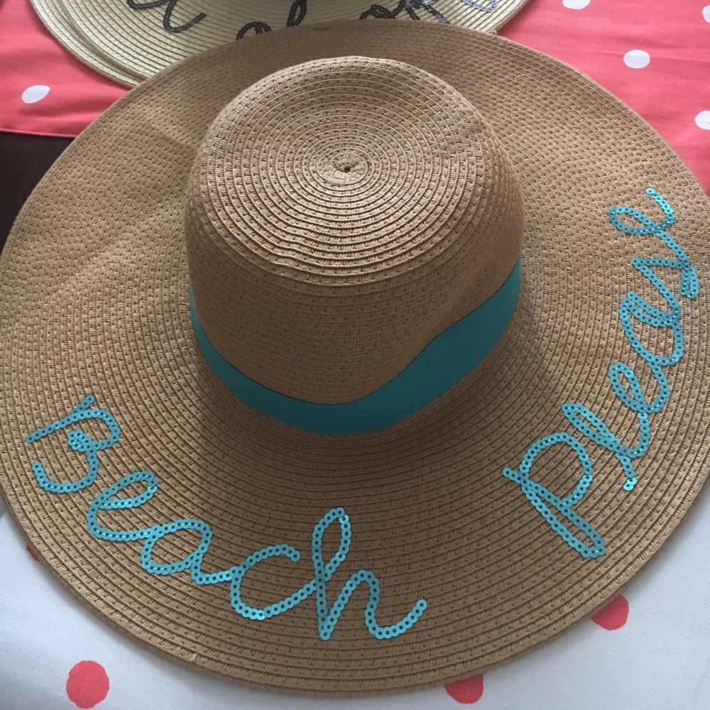 NWOT chic Out Of Office Beach Hat