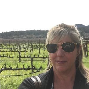 Meet your Posher, Jeanette