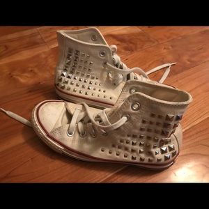 STUDDED CREAM HIGH TOP CONVERSE