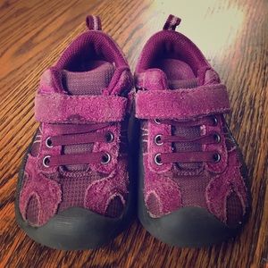 Toddler girls keen sneakers