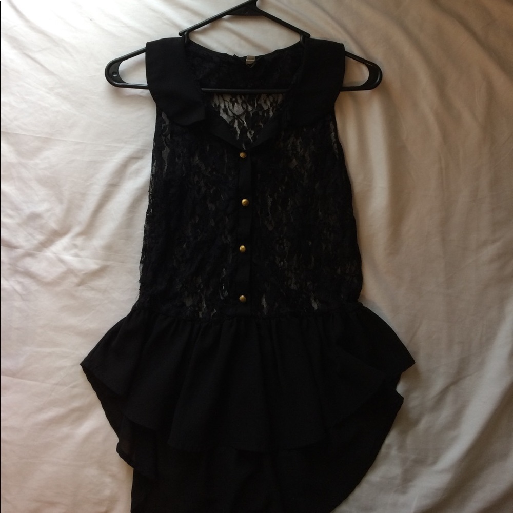 Button-up lace collared, high low top