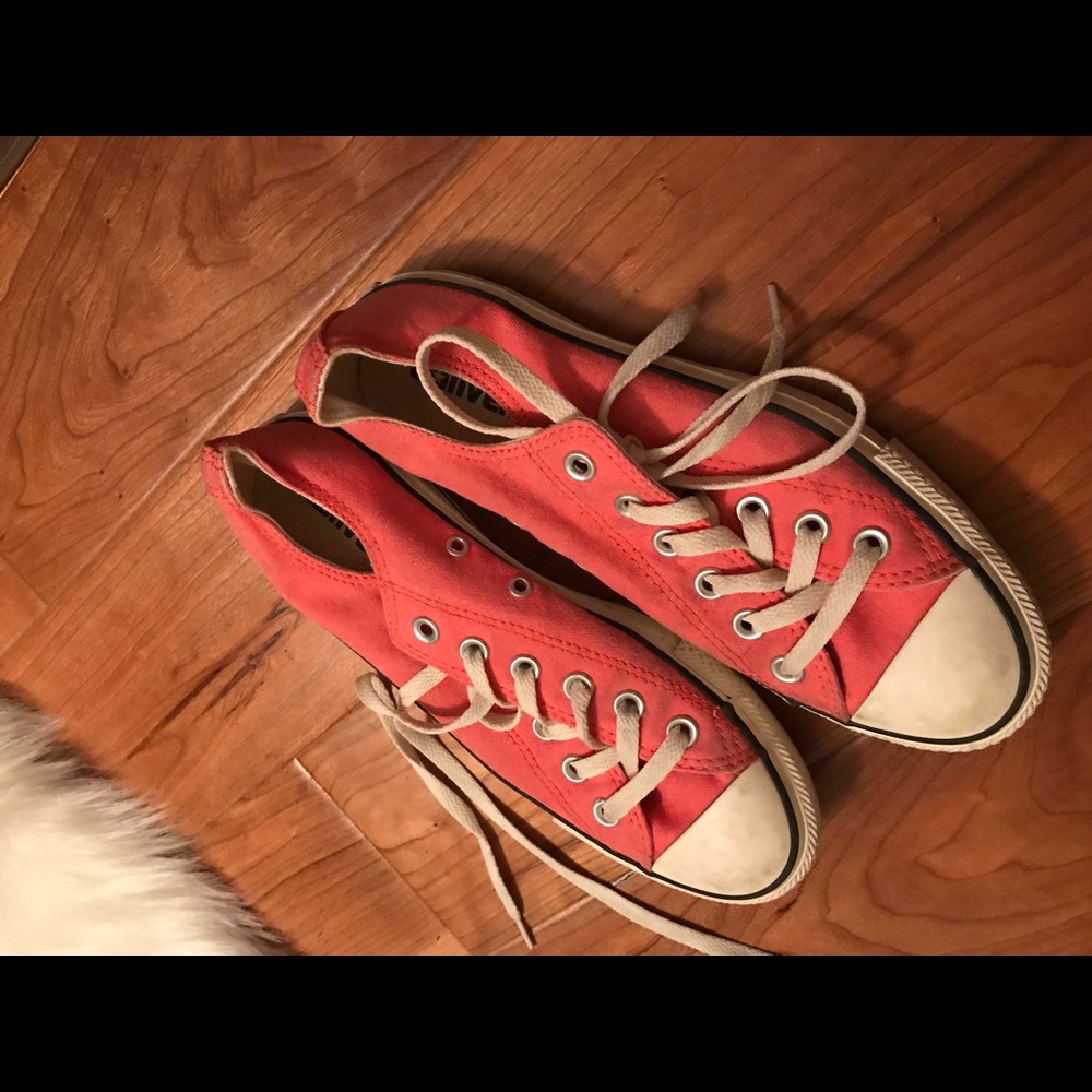 Peach lowtop converse !!