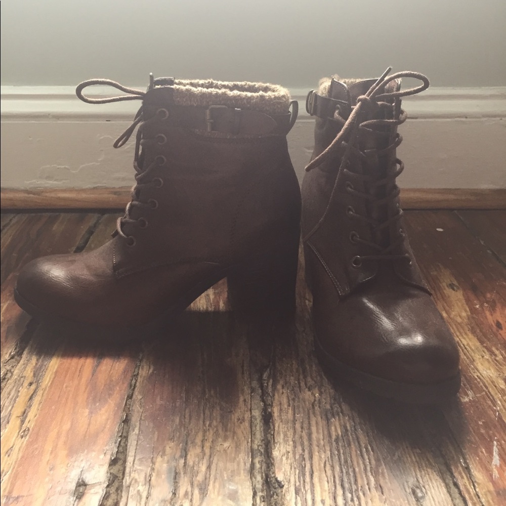 Mia leather ankle booties