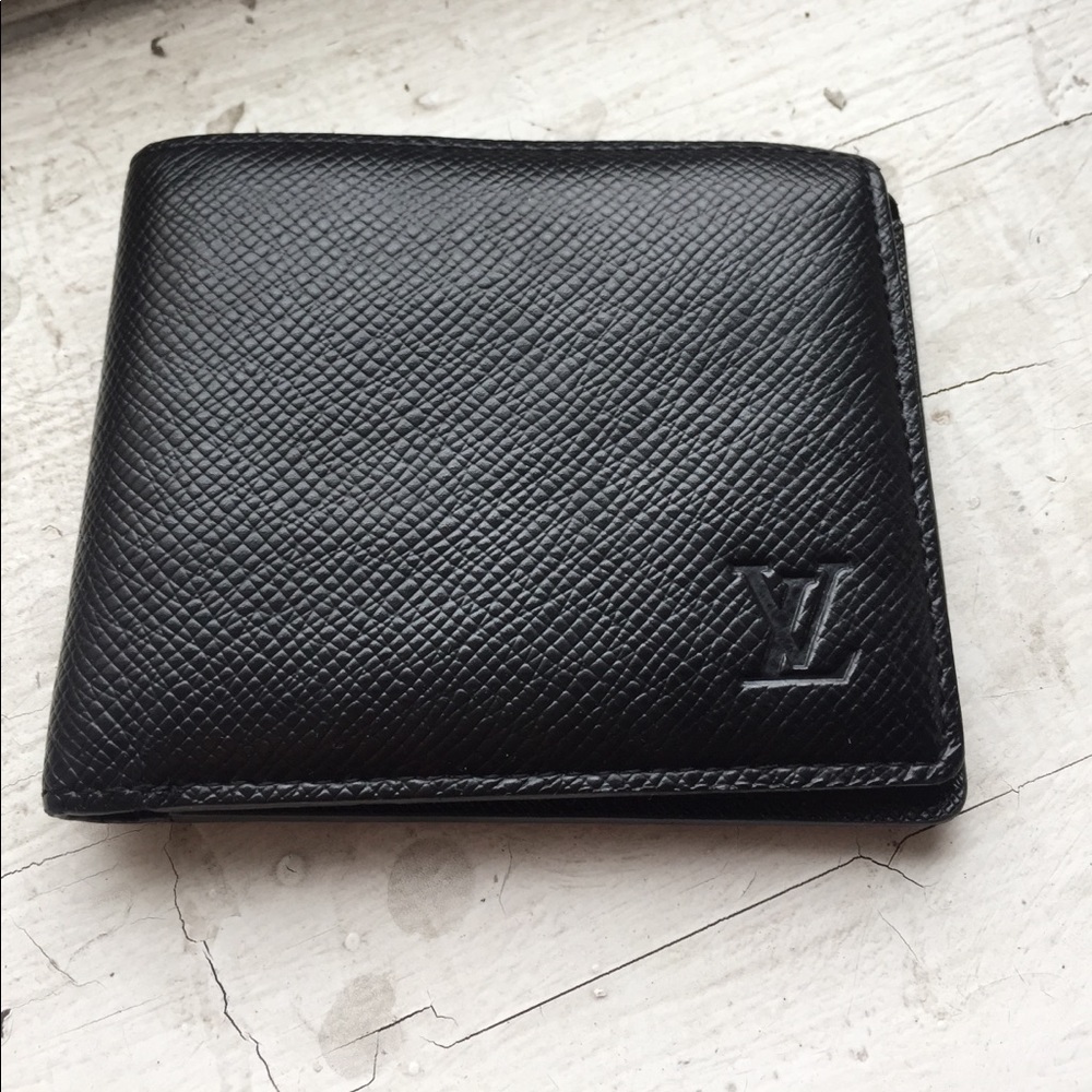 Louis Vuitton Men's Leather Wallet