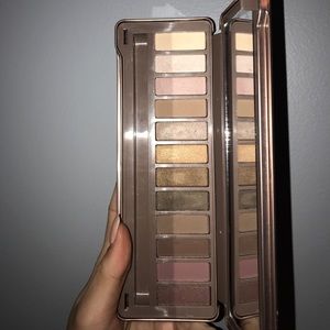 12 Eyeshadow Palette.