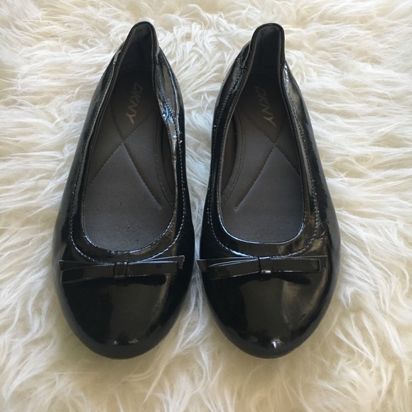 DKNY black patent leather flats - Picture 1 of 4