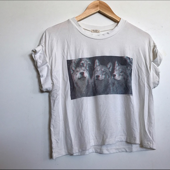Brandy Melville Tops - Wolf pack tee