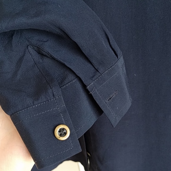 Club Monaco. silk button top. - Picture 4 of 7