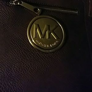 Meet your Posher, Teqina