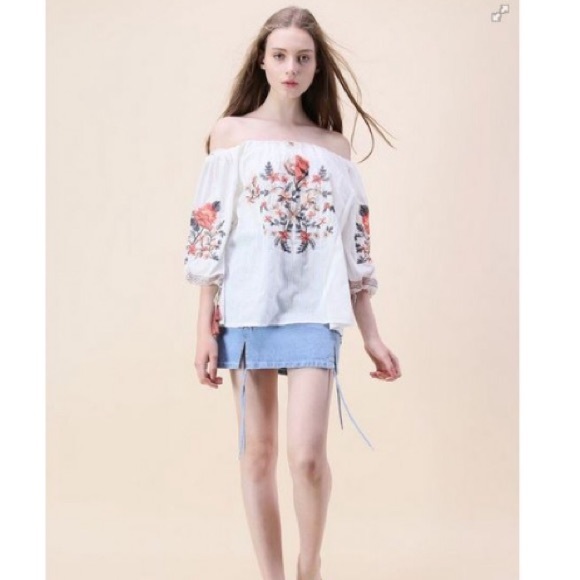 🦋LAST-S🦋 Gorgeous Embroidered Off Shoulder Top - Picture 5 of 7