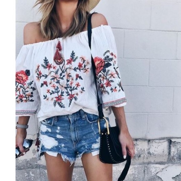 🦋LAST-S🦋 Gorgeous Embroidered Off Shoulder Top - Picture 6 of 7