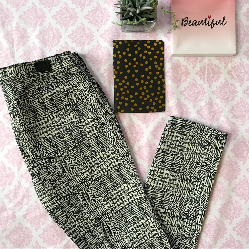 Abstract Print Black and White Skinny Jeans
