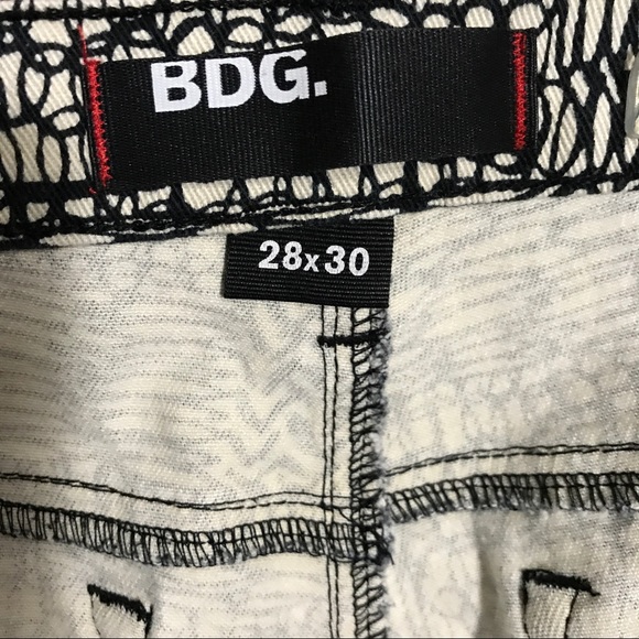 Abstract Print Black and White Skinny Jeans - Picture 3 of 3