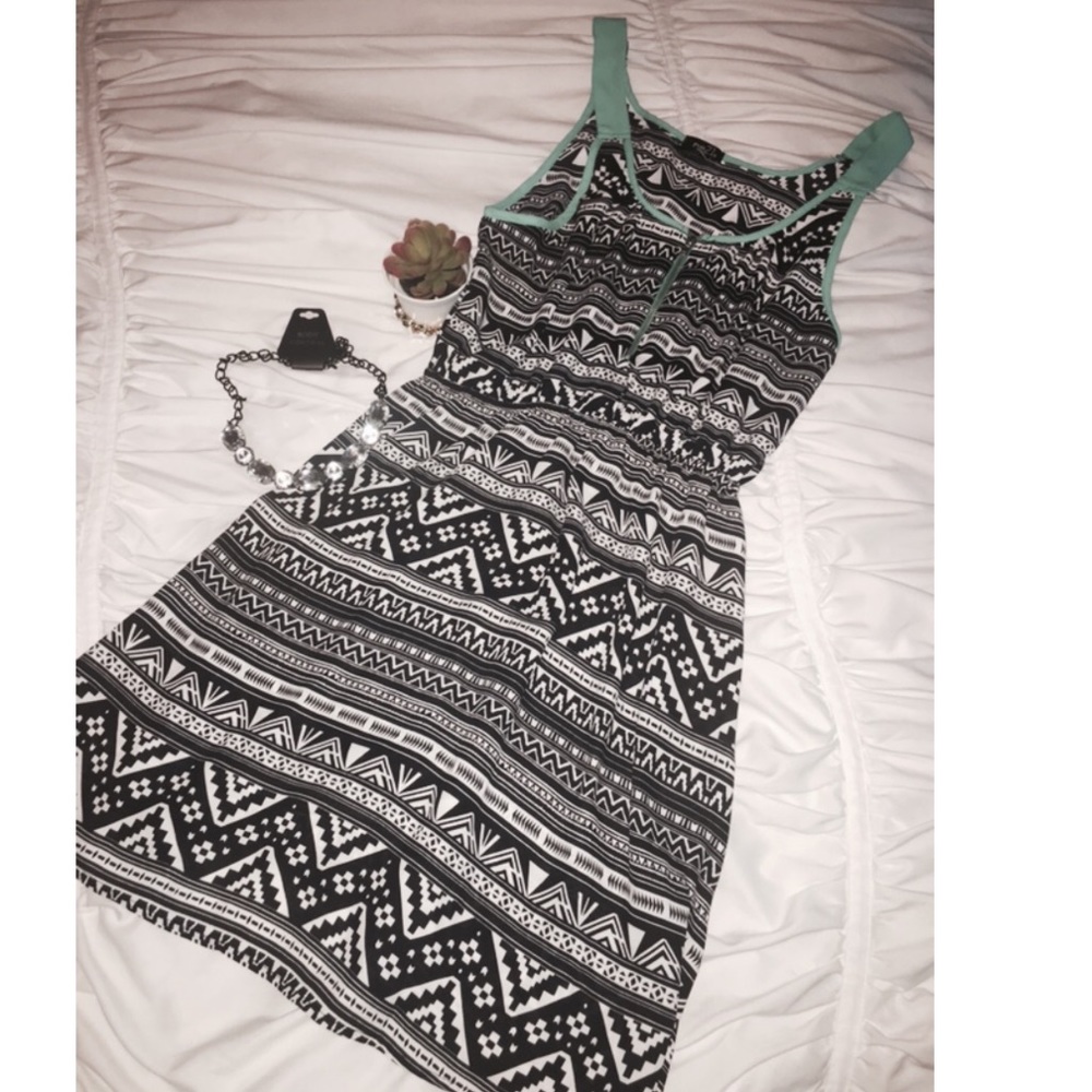 *Bundle* Skater dress & NWT necklace