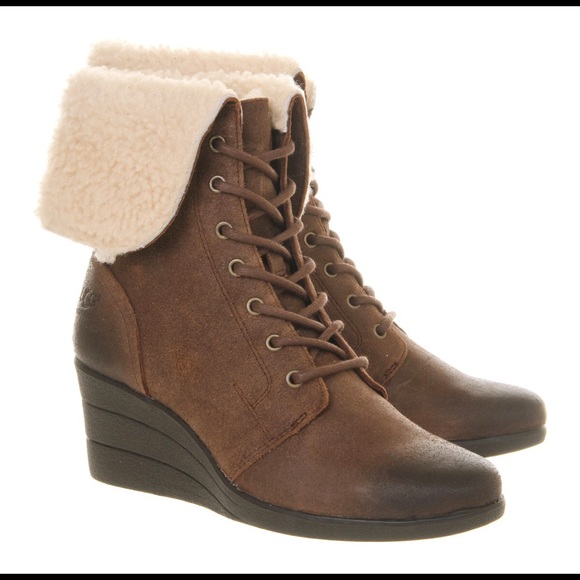 UGG Australia Zea Boots in Chocolate - Picture 1 of 8