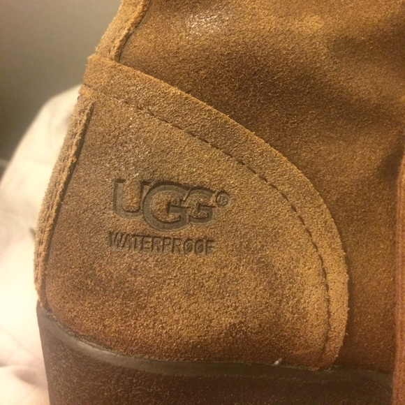 UGG Australia Zea Boots in Chocolate - Picture 5 of 8