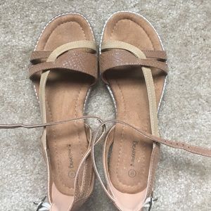 Bear paw sandals tan