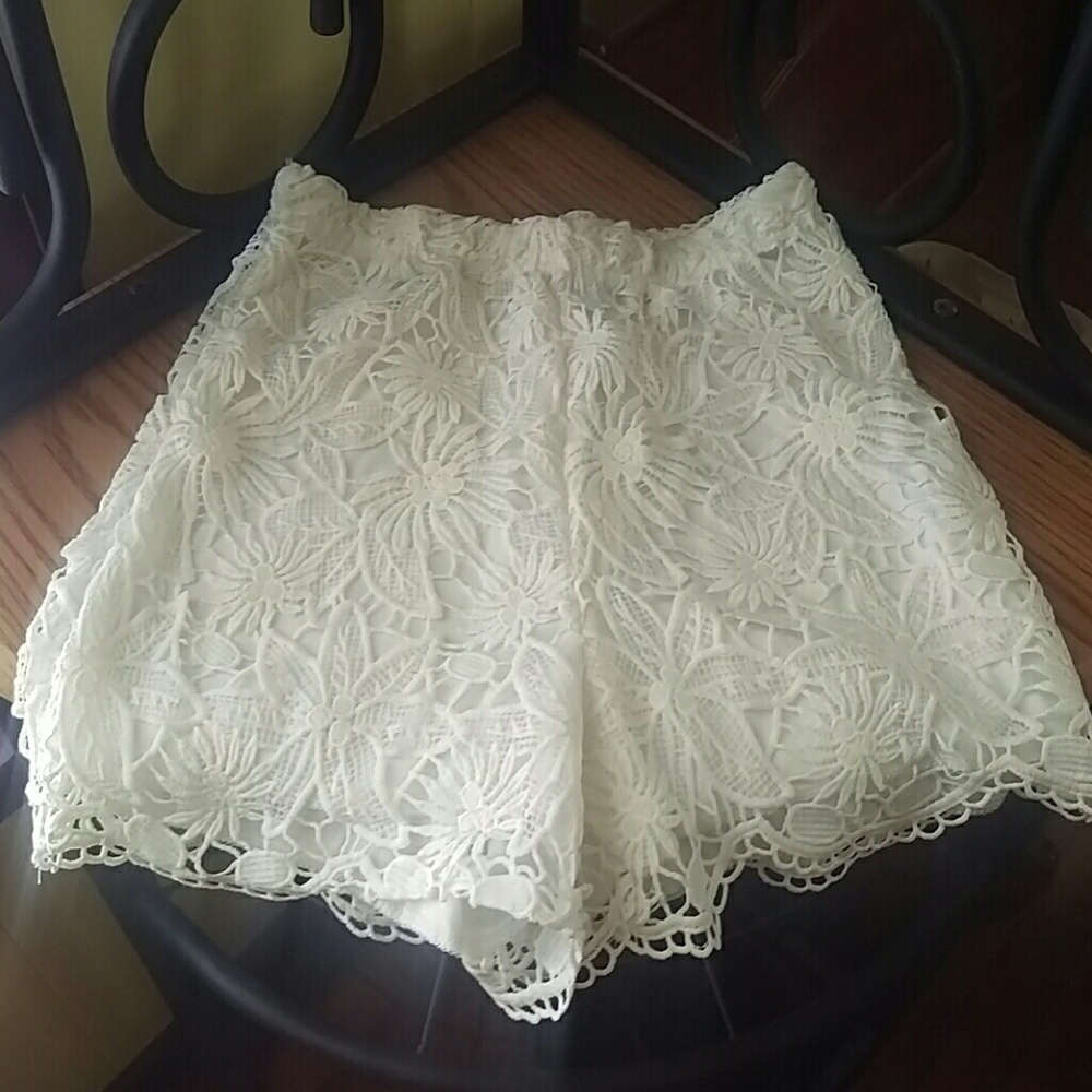 White floral lace shorts