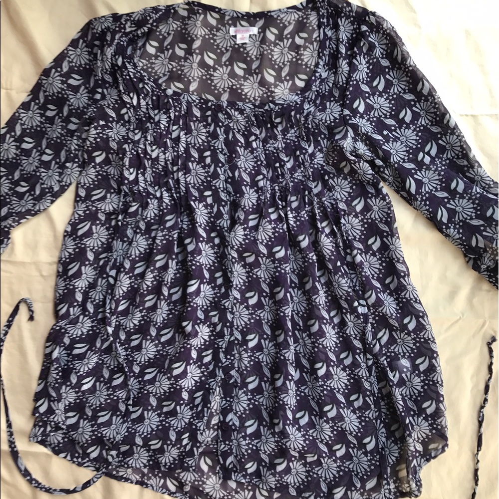 Xhilaration Long Sleeve flowery blouse.