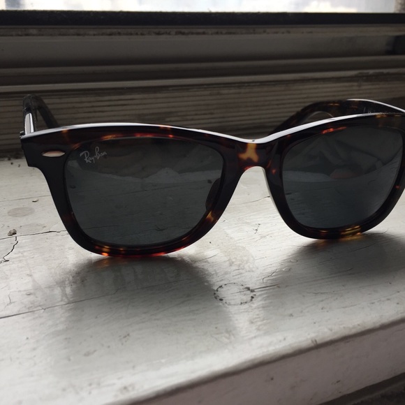 Authentic Ray Ban Tortoise Wayfarer main image 4