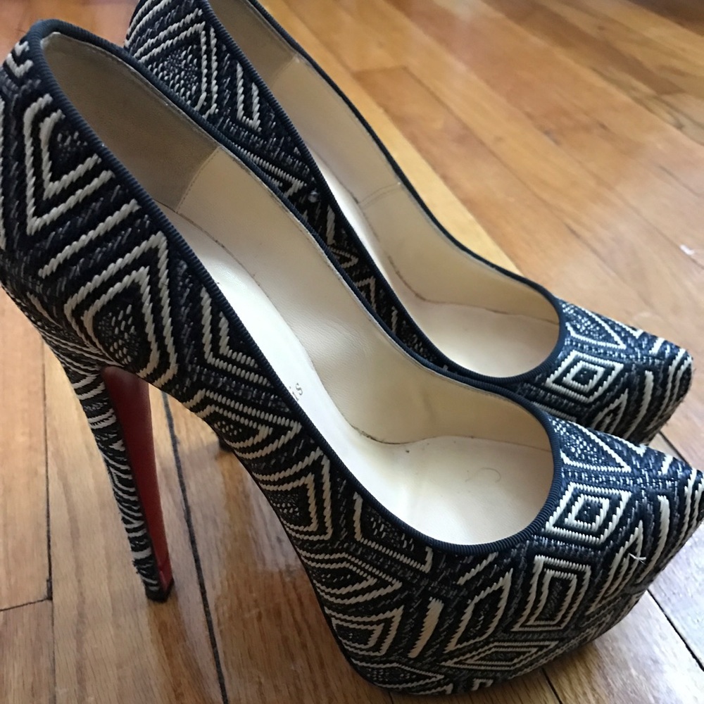 Christian Louboutin Daffodil panama geometric Pump