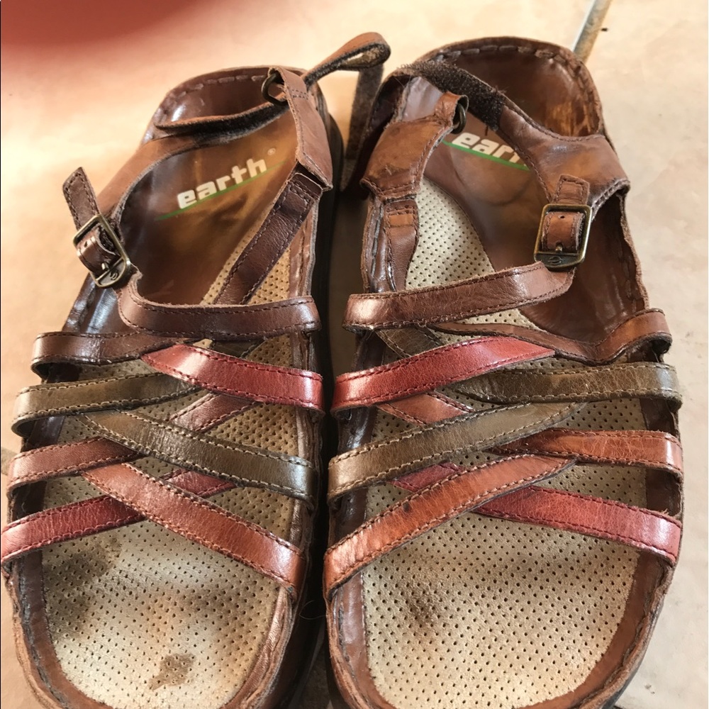Flat "Earth " sandal