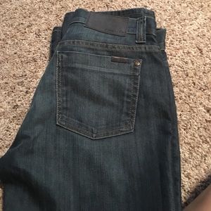 Dark wash Fidelity jeans. Size 32