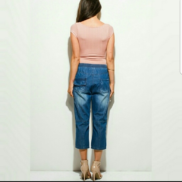 💗SALE 💗SOFT DISTRESSED DENIM CROPPED JEANS - Picture 3 of 4