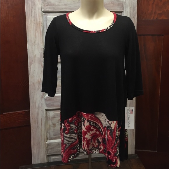 Lightweight Black Sweater with Red Details - Picture 1 of 4