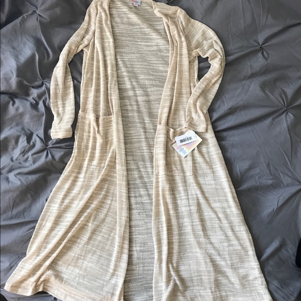NWT lularoe Sarah!  LIGHT WEIGHT!  Oatmeal color!
