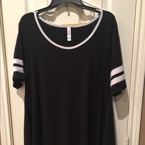 Lularoe Large Black Perfect T