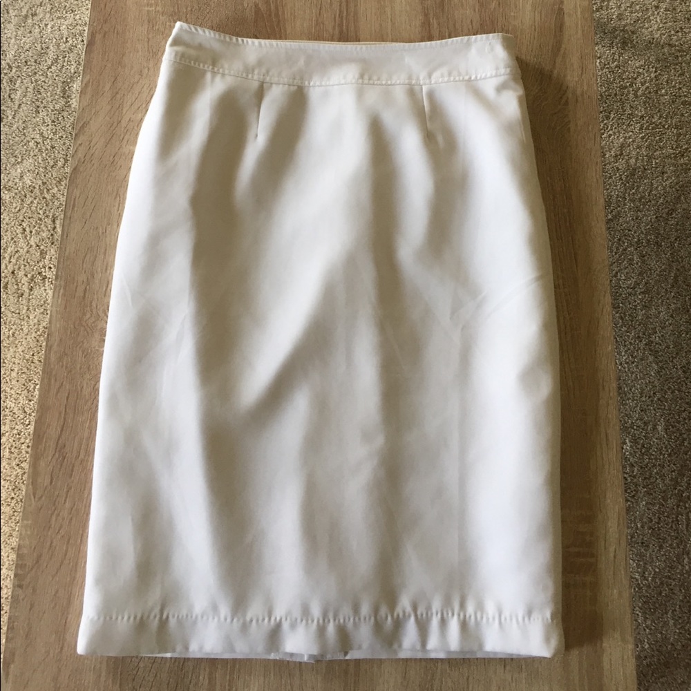 White pencil skirt