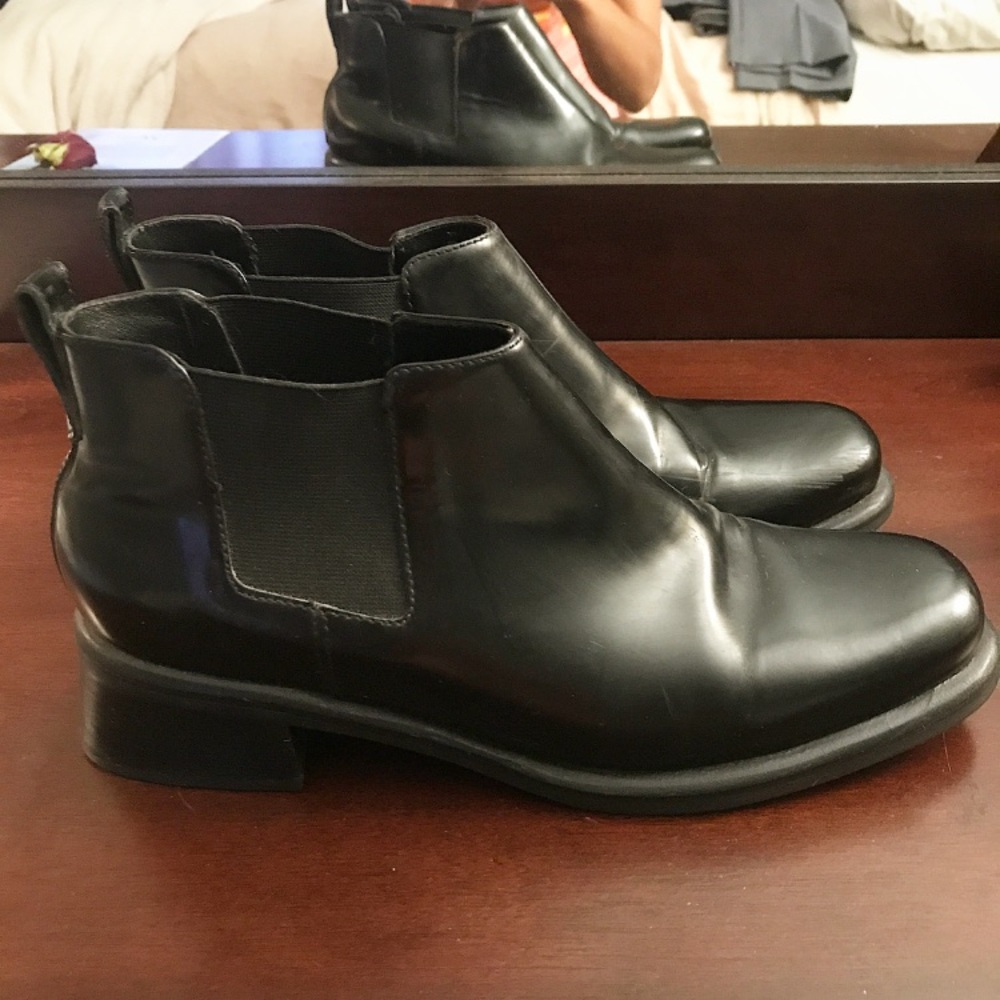 Cole Haan Women's Black Leather Booties!