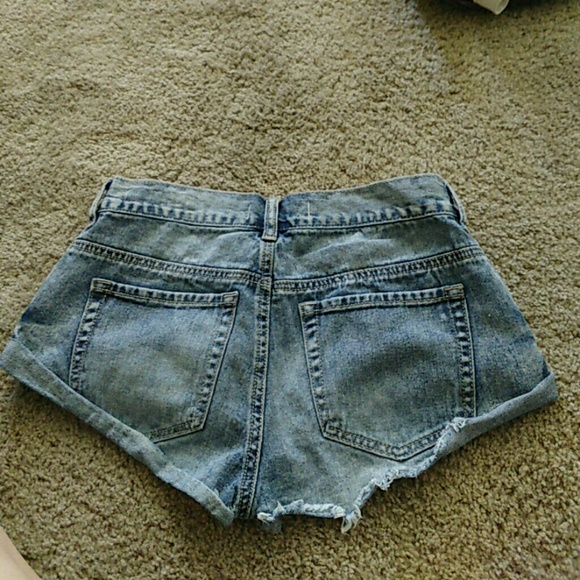 Shorts - Picture 2 of 3