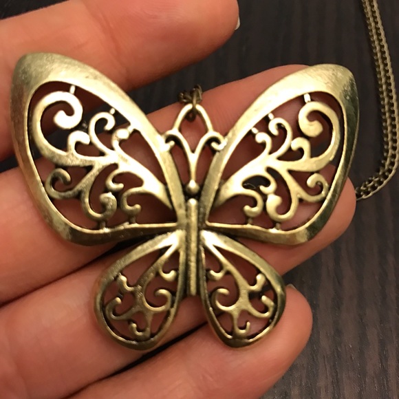 NEW!💙💎🦋BEAUTIFUL BUTTERFLY NECKLACE🦋💎💙GOLDEN - Picture 7 of 8