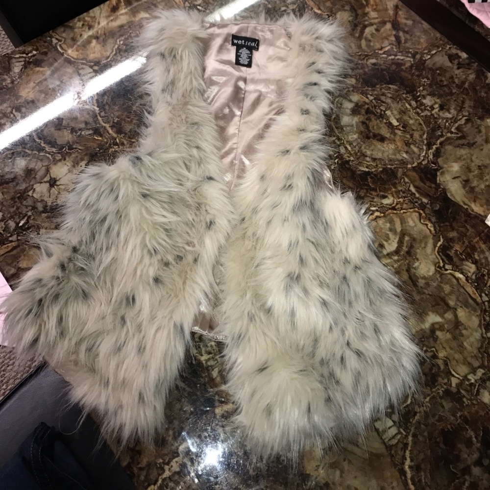 Wet Seal Fur vest size M