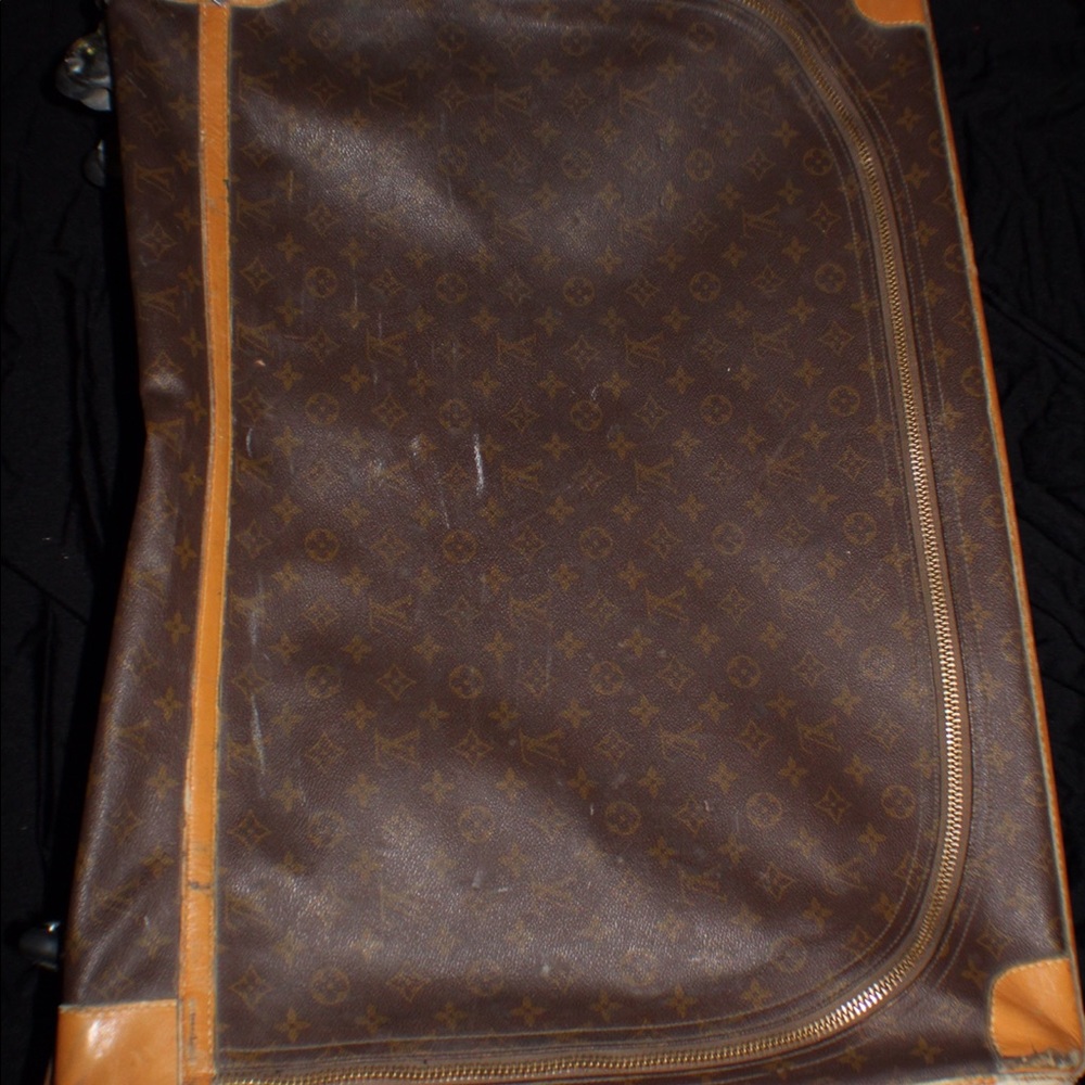 Super vintage Louis Vuitton suitcase