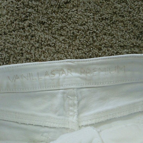 White shorts - Picture 3 of 3