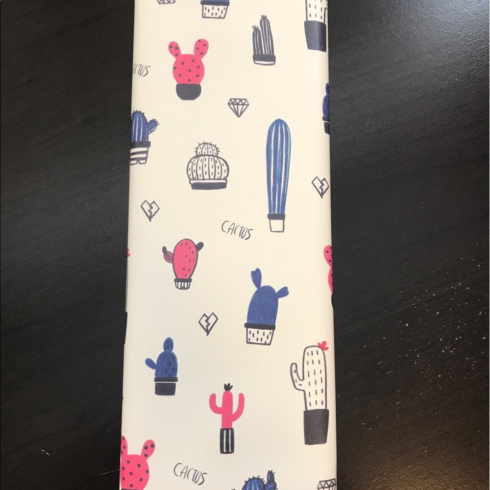 Pencil case - Picture 2 of 3