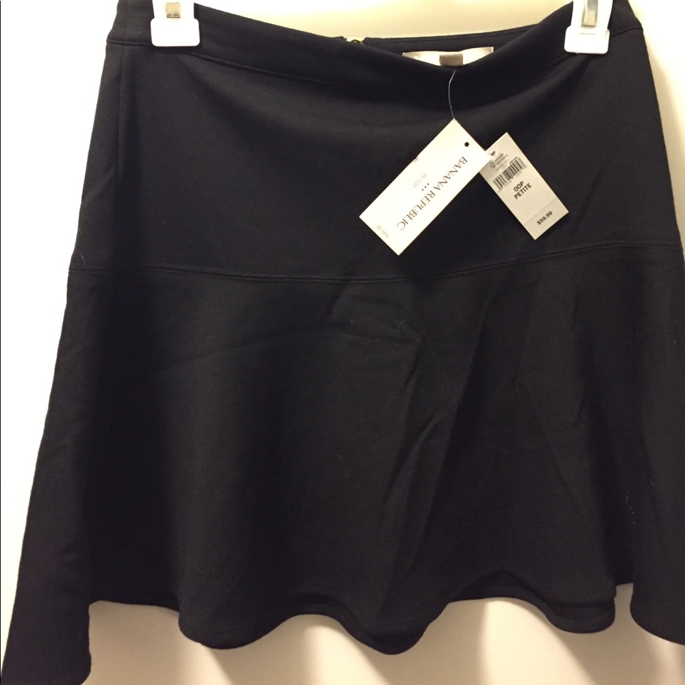 NWT Banana Republic Black Skater Skirt