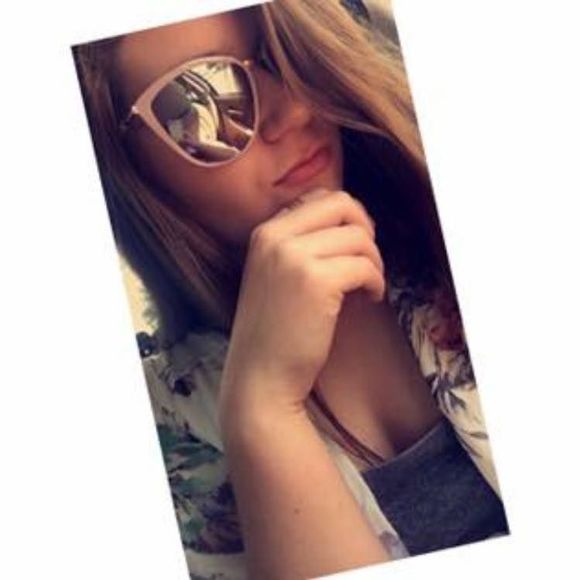 Meet your Posher, Kylee - Picture 1 of 1