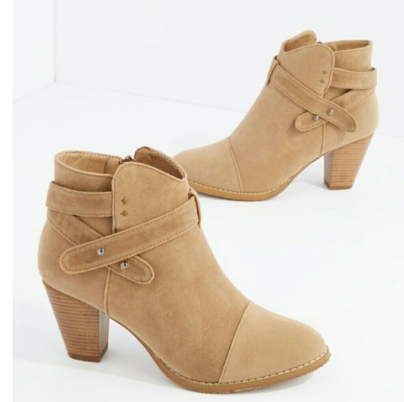 Hot Kiss Shoes - 🏅HOST PICK🎖Criss Cross Strap Heel Boot FIRM