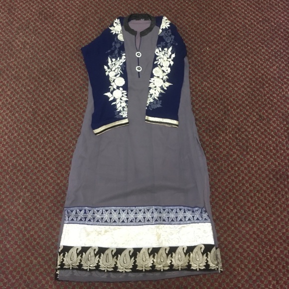 Traditional kurti - Picture 3 of 3